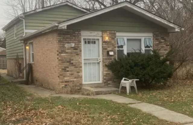 1228 W 109th St photos photos
