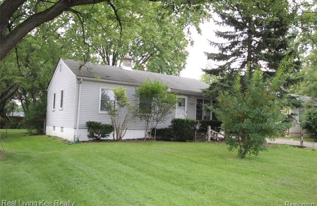 2119 W 14 MILE Road - 2119 West 14 Mile Road, Royal Oak, MI 48073