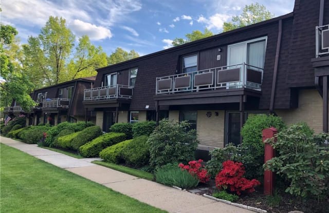 3 Germonds Village - 3 Germonds Village, Bardonia, NY 10954