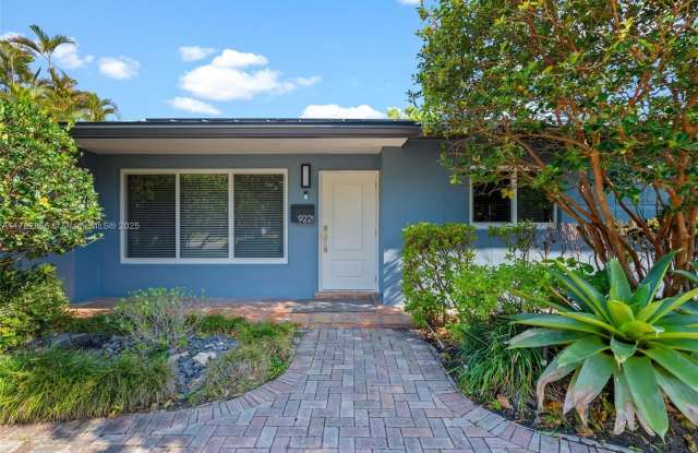 9221 SW 16th St photos photos