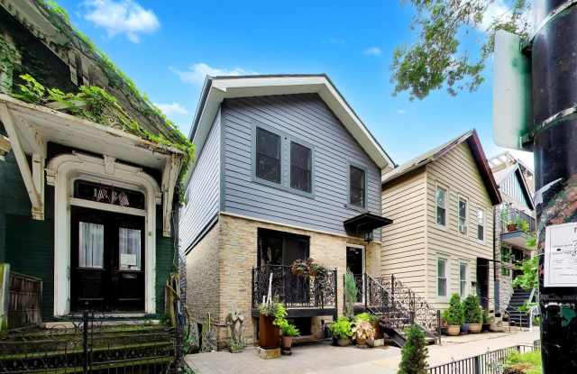 1840 N Bissell Street Gallery 2