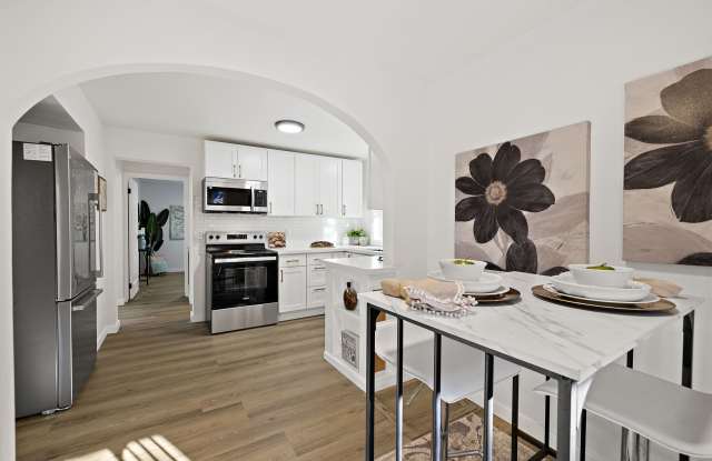 2 Bedroom 1 Bathroom Charming Greenlake Home! photos photos