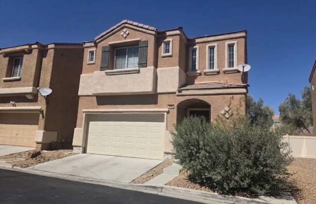 Beautiful 2 Story Home in Mountains Edge. Gallery 3