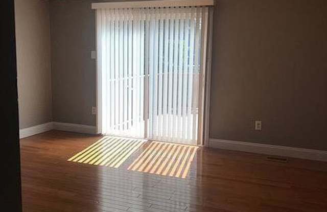 15405 Norwalk Ct Gallery 4