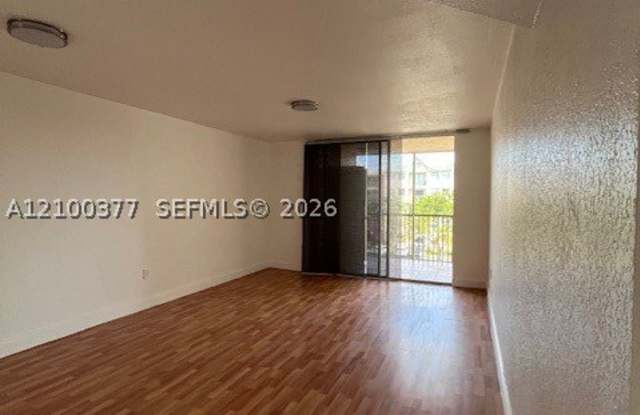 8235 Lake Dr Gallery 3
