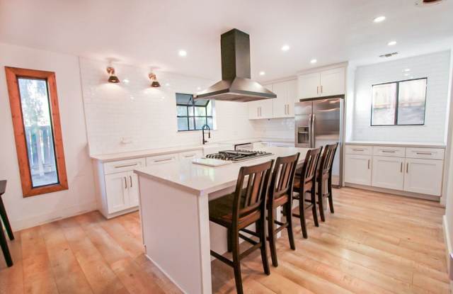 Modern 3 Bed Home for Rent in Riverside CA 92507 Garage Available photos photos