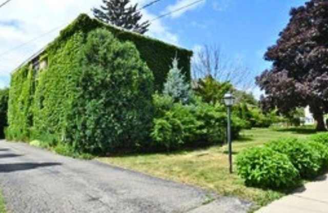 91 W Crystal Lake Avenue - 91 West Crystal Lake Avenue, Crystal Lake, IL 60014