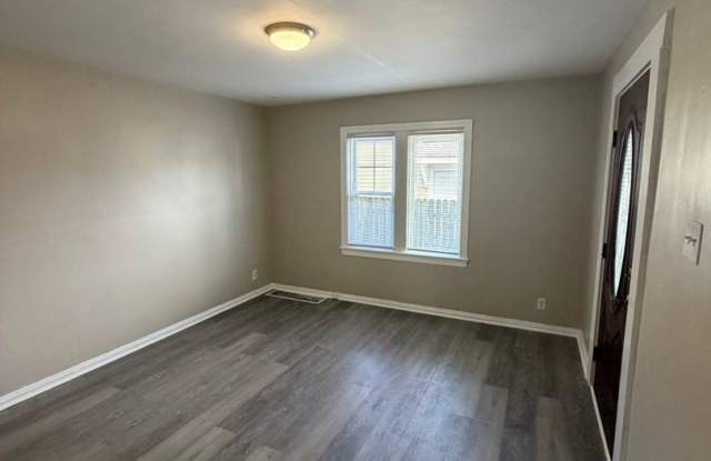 2 Bedroom Home Near Dequincy Park Gallery 1