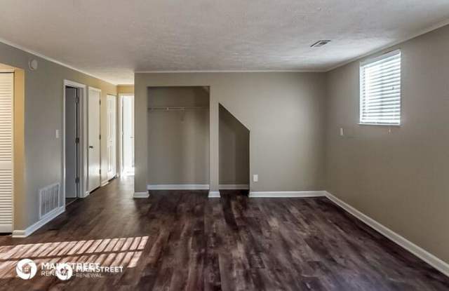 5971 Northland Road Gallery 2