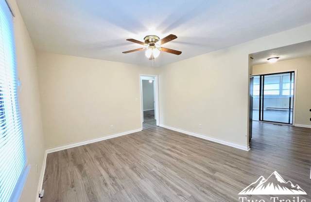 2 BED/1.5 LOWER LEVEL CONDO photos photos