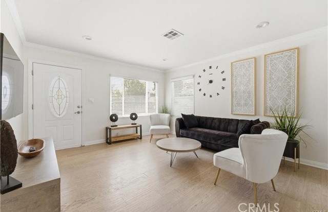 6501 Charlesworth Avenue Gallery 3