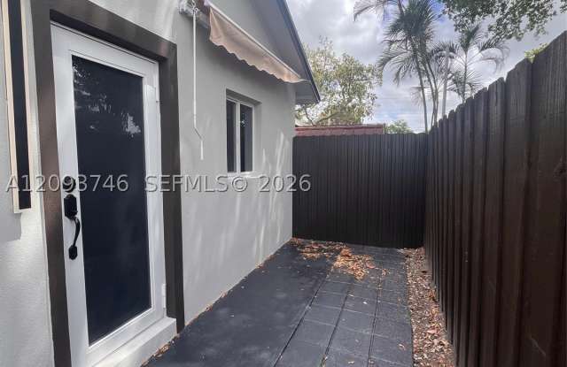 19541 NW 57th Ct Gallery 1