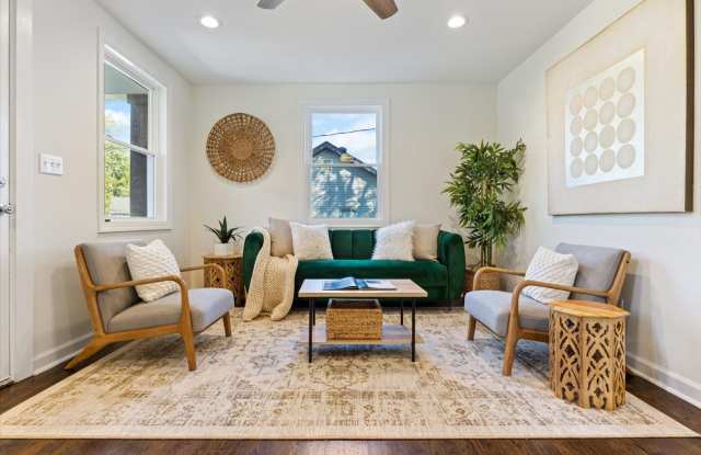 Charming Madison Home w/ Modern Upgrades & HUGE backyard! Gallery 1