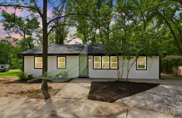 BEAUTIFUL HOME IN INDEPENDENCE!! Gallery 3