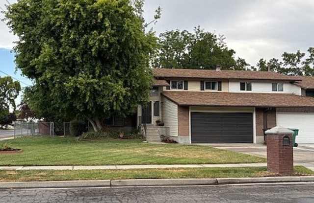 5 Bed / 3 Bath Townhome in Murray! photos photos