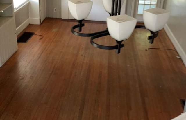 312 S Calvert St - Bright, Spacious & Updated: A Home with Endless Possibilities Gallery 3