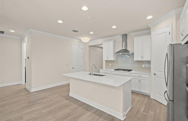 5690 LONG SHORE Loop Gallery 3
