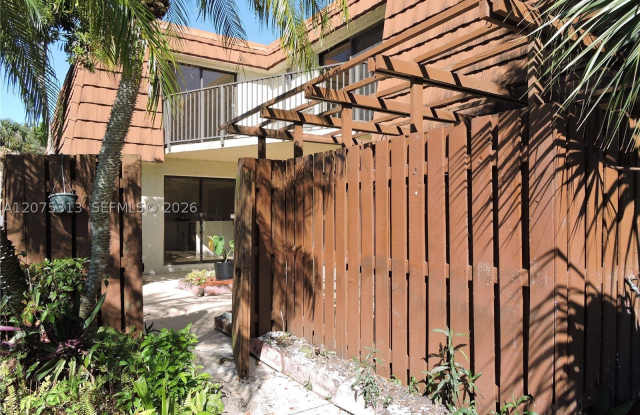 1316 SW 118th Ter Gallery 4