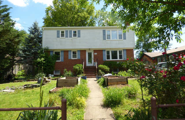 306 CARR AVENUE - 306 Carr Avenue, Rockville, MD 20850