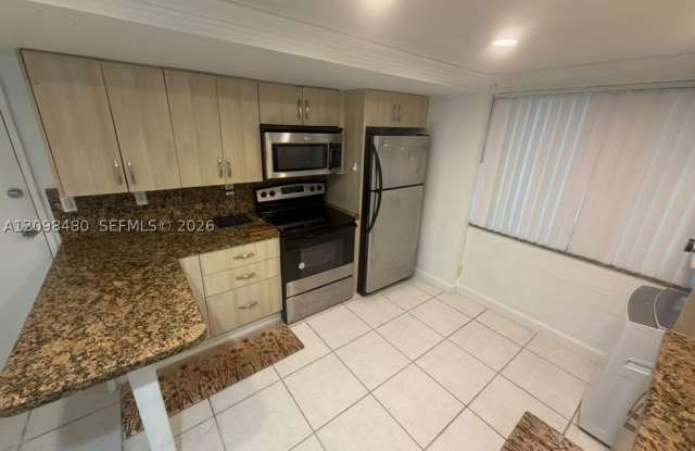 10001 W Bay Harbor Dr Gallery 4