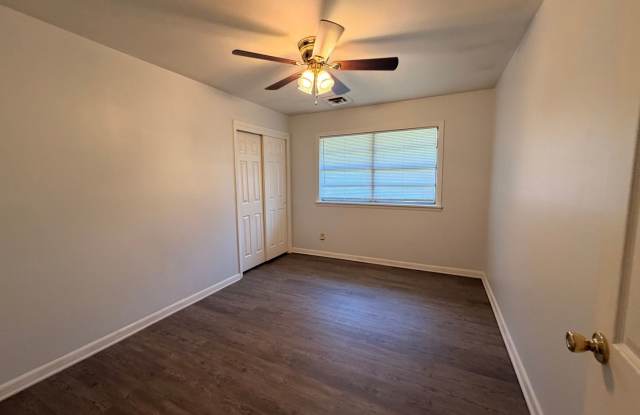This conveniently located Russellville home Gallery 4