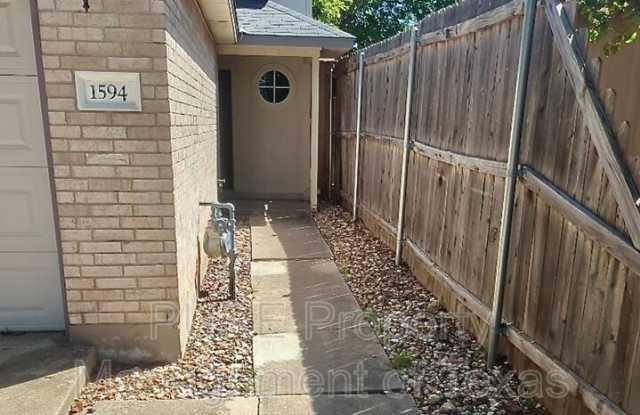 1594 Parkfield Circle Gallery 2