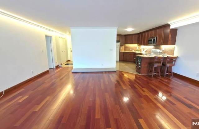 1055 River Road Gallery 2