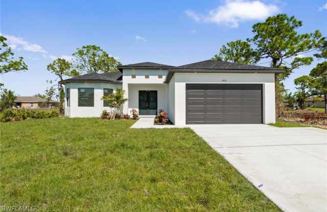 2916 30th Street SW photos photos