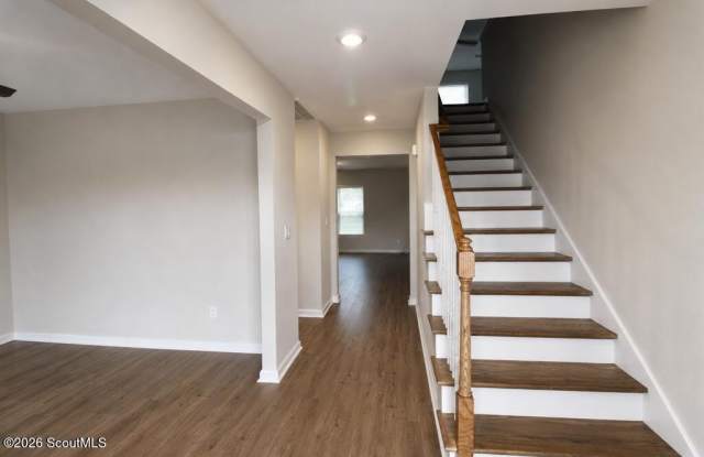 10063 Woodland Cove Gallery 2