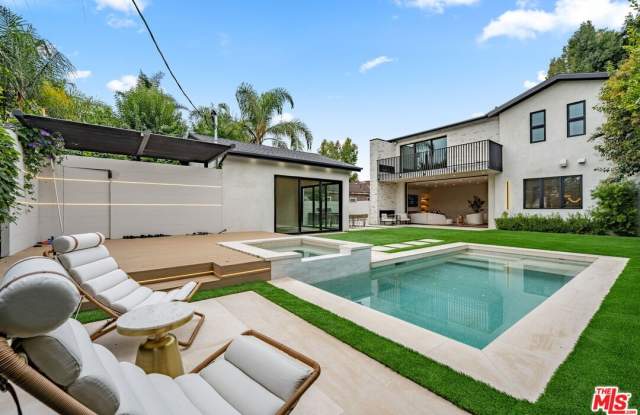 4740 Sunnyslope Ave photos photos