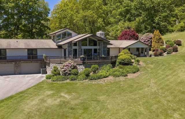 1281 North Robinson Creek Road Gallery 1