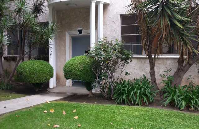2507 Beachwood Dr photos photos