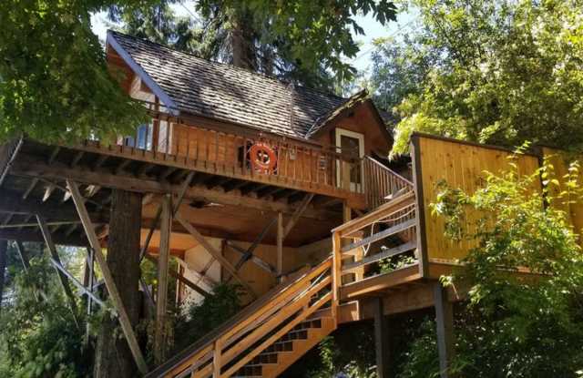 Furnished 2 bedroom with lake access-Avail Mid Sept. photos photos