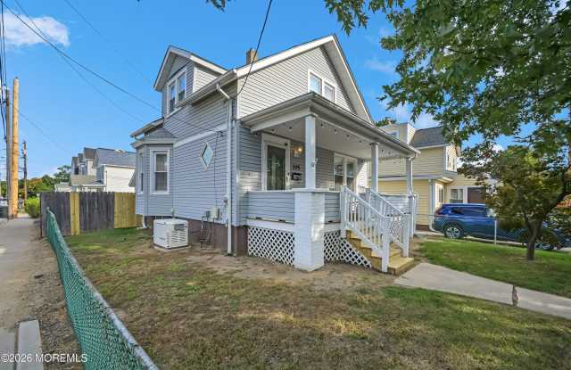 195 7th Street Gallery 2