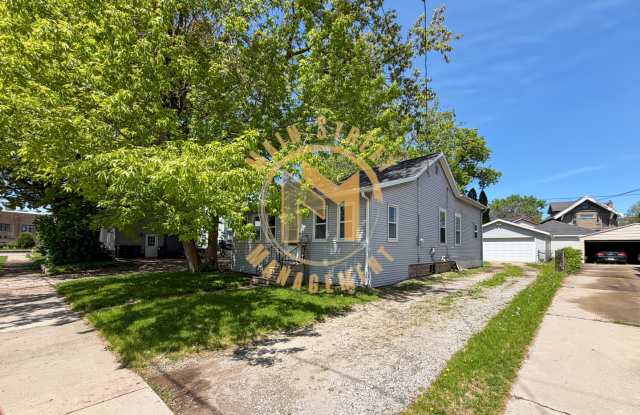 2 Bed 1 Bath Single Family Home + Bonus Room photos photos