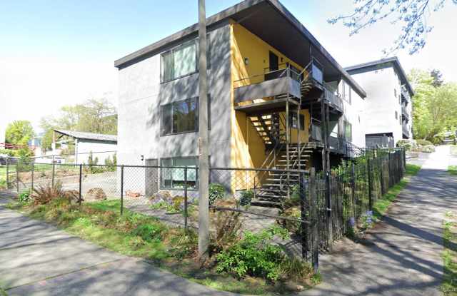 Dabestani 5-Plex Apartments - Cozy Parkside Living in the Central District! photos photos