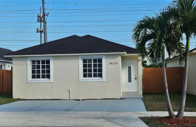 16125 SW 137th Ct Gallery 1