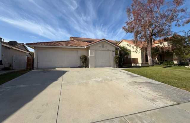 Charming 4BR House in Rialto photos photos
