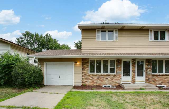 Updated 3 Bedroom Duplex in Battle Creek - 1659 Leone Avenue East, St. Paul, MN 55106