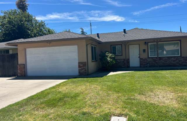 4 Bed with Pool! photos photos