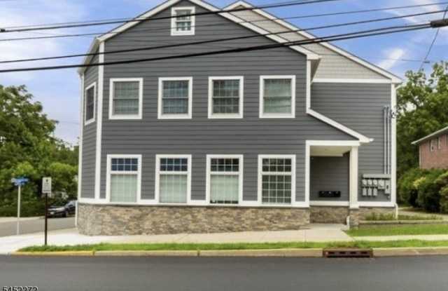 627 Bloomfield ave Gallery 2
