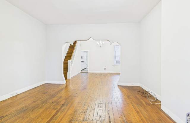 Huge 4 bed 2 full bath home in the heart of Fairmount. photos photos Huge 4 bed 2 full bath home in the heart of Fairmount. photos photos