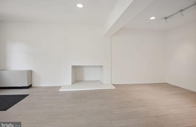 752 WALKER Road Gallery 4