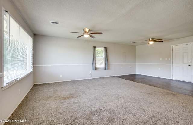 2107 Faircrest Avenue Gallery 2