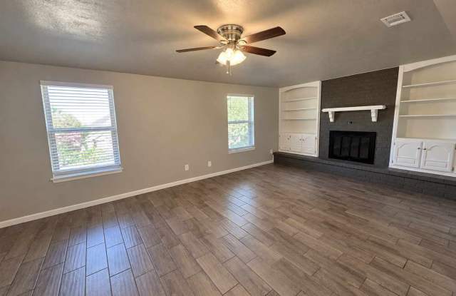 Charming Brick Home with Spacious Backyard in Southeast OKC Gallery 3