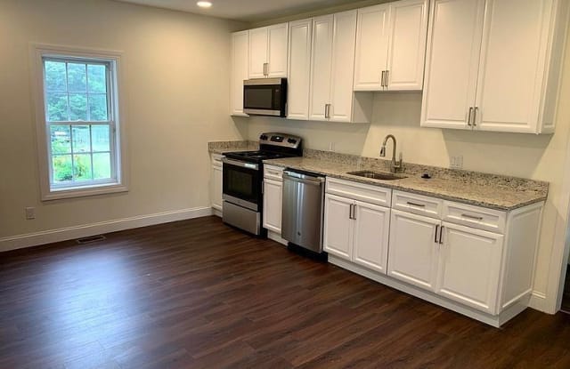 1100 Main St Apt 2 - 1100 Main St, Worcester County, MA 01524