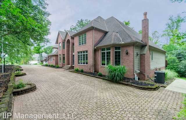 5477 Liberty Rd - 5477 Liberty Road, Bentleyville, OH 44022