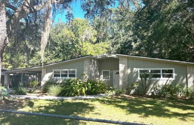 1026 NE 31ST AVENUE - 1026 Northeast 31st Avenue, Gainesville, FL 32609