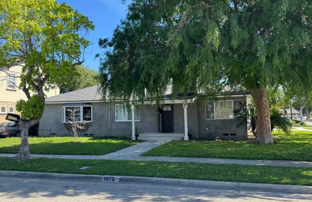 Beautiful 3 bedroom 2 bath Pool Home... this one is a SHOW STOPPER photos photos