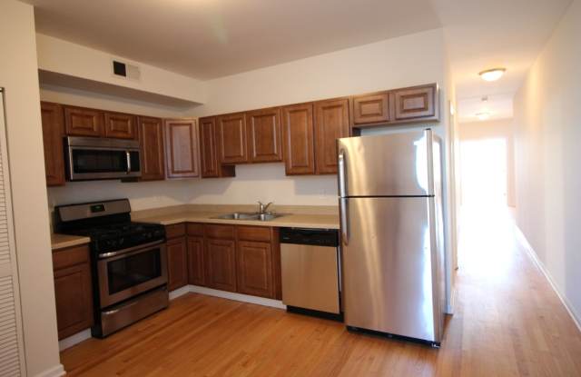 3320 W Lawrence Ave photos photos